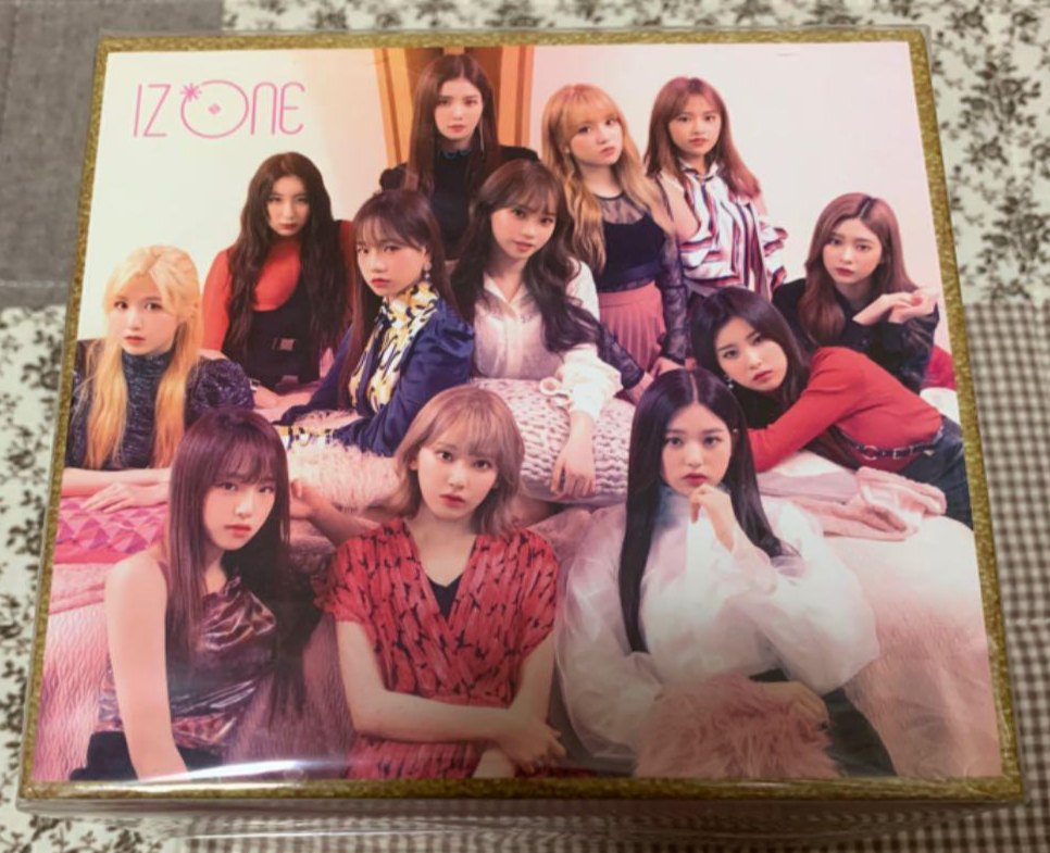 IZ*ONE 日本シングル Vampire CD-BOX 新品未開封おまけ付き IZ*ONE 日本シングル Vampire CD-BOX 新品未開封おまけ付き New