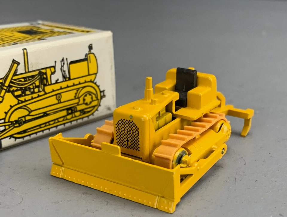 1:87 HO Scale NZG Diecast Caterpillar D4D Bulldozer W/Ripper Boxed LNIB! D0974 - Image 4 of 4