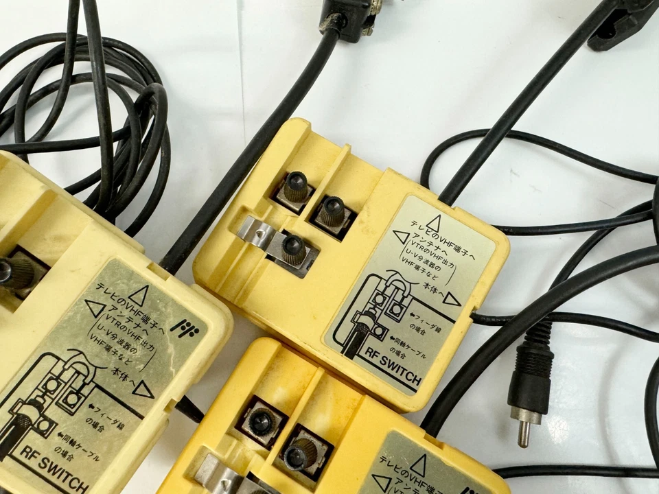 LOT OF 4 NINTENDO FAMICOM NES RF SWITCH CABLE JAPAN - Image 3 of 4