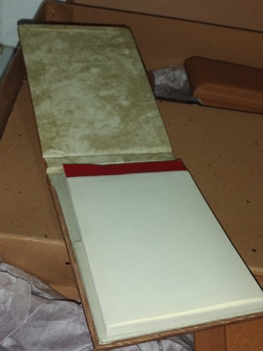 COMPLETO DA SCRITTOIO MINERVA , ANNI 40/50 FORSE MAI UTILIZZATO 5 PEZZI + PENNA - Foto 13 di 21