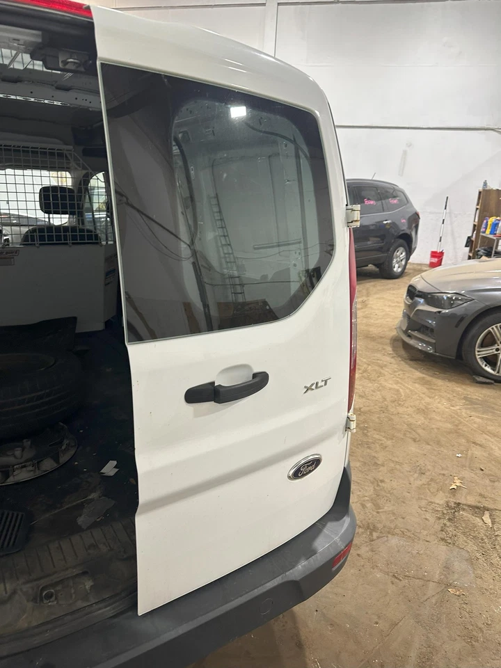 Used Right Rear Cargo Door Assembly Back fits: 2015 Ford Transit connect R. w/wi Foto 2 de 4