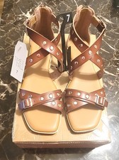 Time and Tru Womens Size 7 Gladiator Studded Sandal Faux Leather Comfort insole