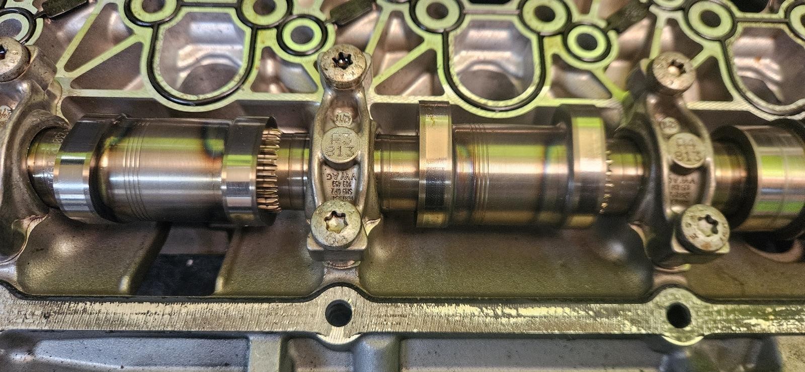 AUDI BENTLEY LAMBO PORSC V8 4.0 Left Cylinder Head Valve Cover 0P2103475E W/CAMS