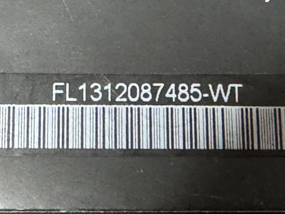 Mophie Juice Pack Air 100% Battery Case for Apple iPhone 5 / 5S / SE (1st Gen) - Image 3 of 4