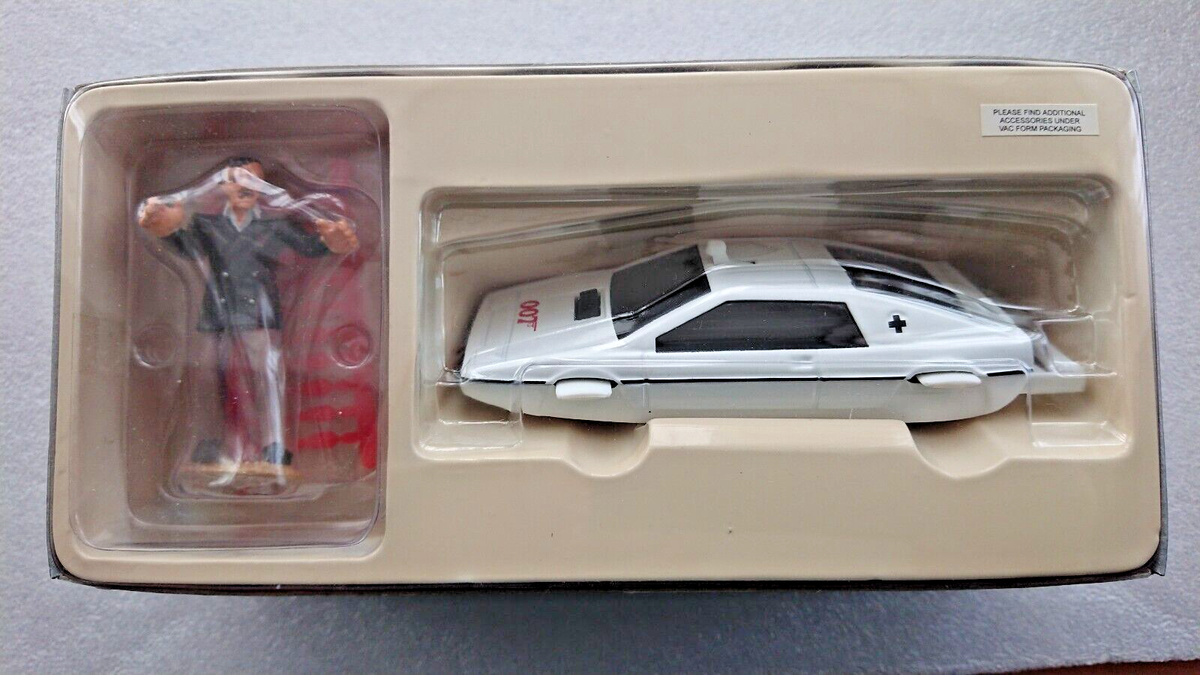 Corgi 65001 James Bond 007 Collection Lotus Esprit & Jaws Painted