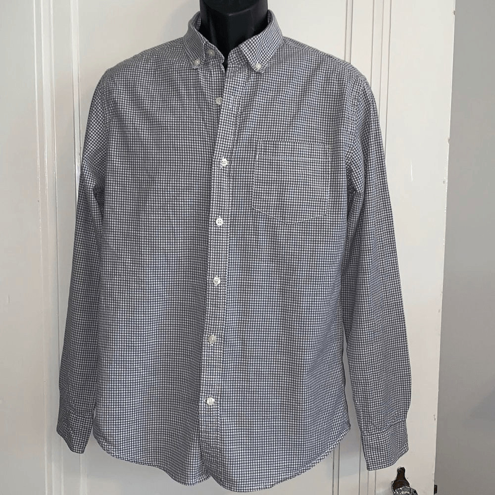Gap gray/white small checked button collar shirt - image 1