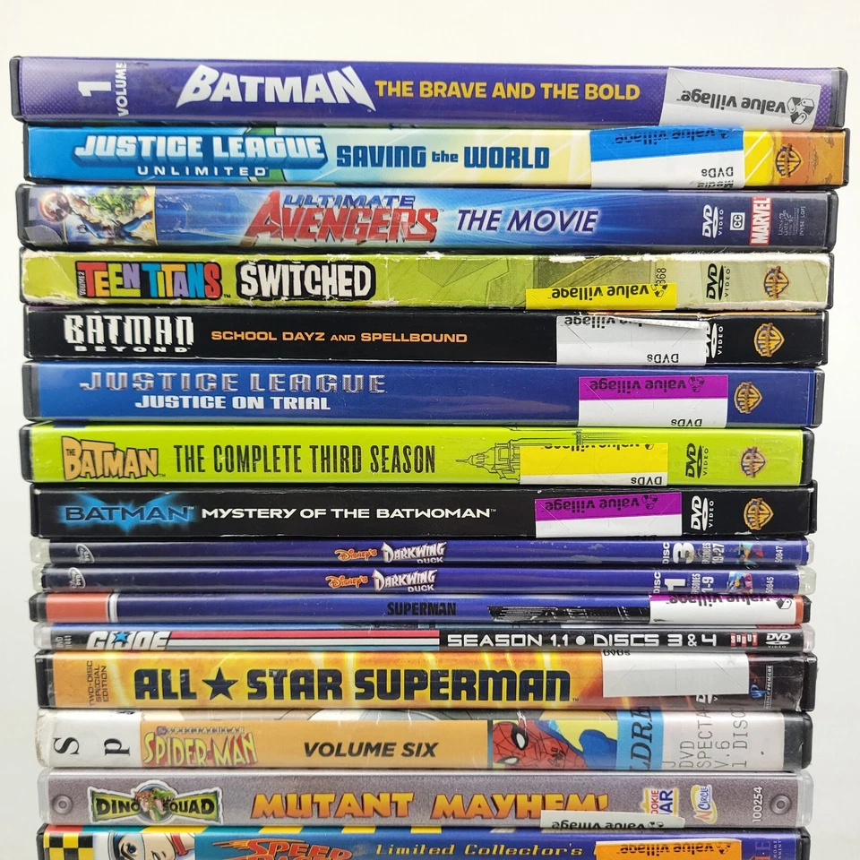 Lot of 29 DVDs Animated Superheroes DC Marvel Batman Spiderman Justice League Foto 2 de 4