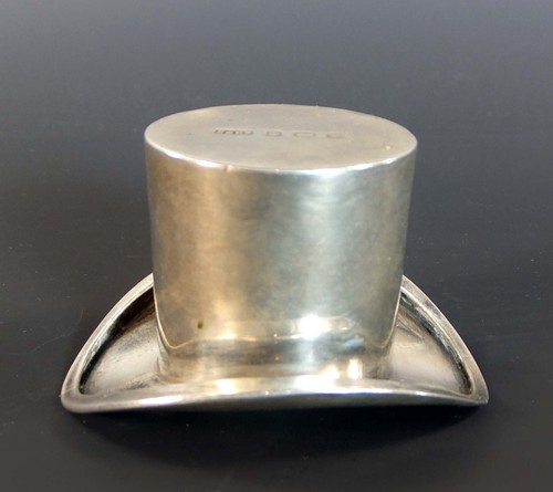 WUNDERSCHÖNES SELTENES STERLINGSILBER NEUHEIT NADELKISSEN als Zylinderhut - 1910 - Bild 3 von 5
