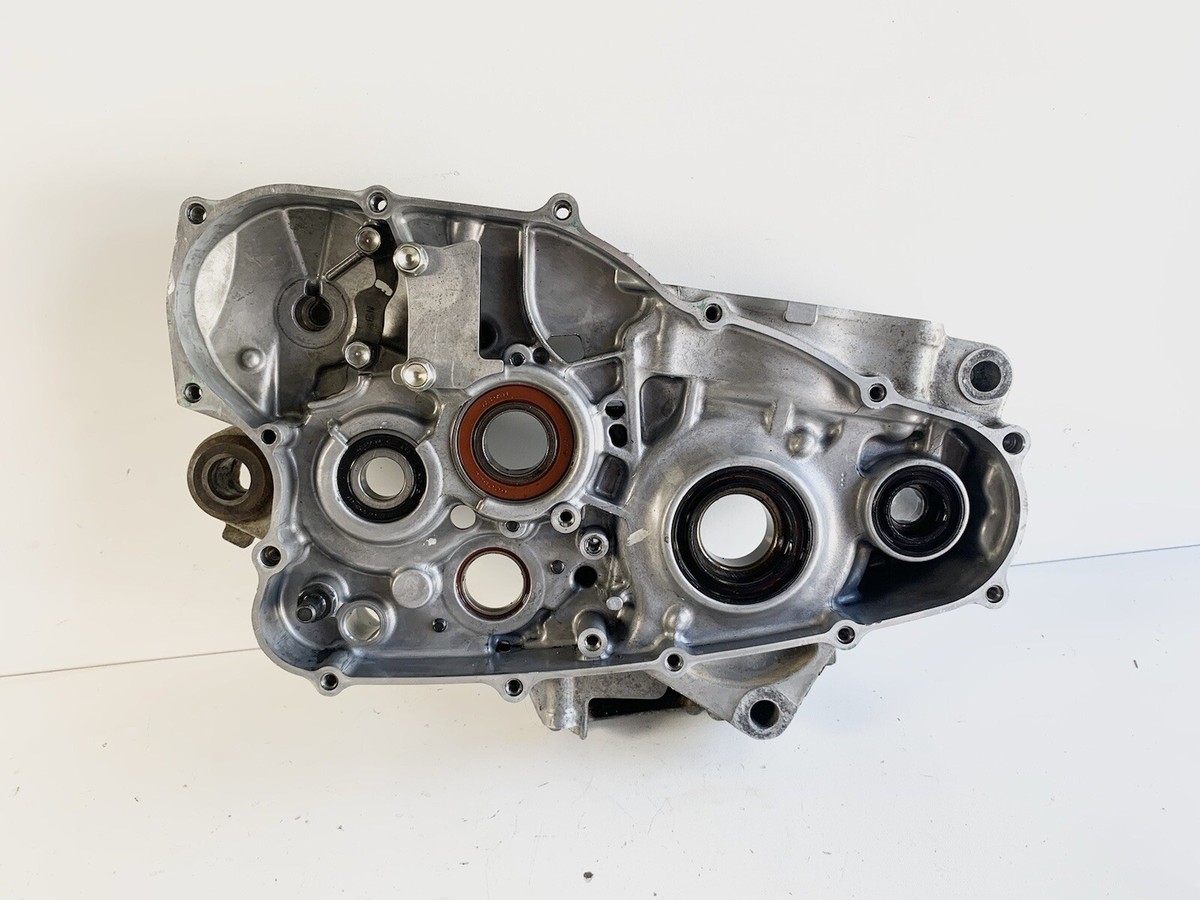 2016 Honda CRF450R CRF 450R 450 OEM Right Engine Case Casing Crank