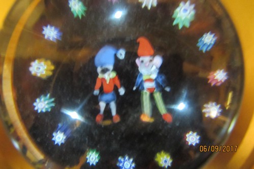 scottish border paperweight noddy/ big ears - Picture 3 of 4