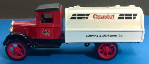 ERTL 1993 Coastal 1931 Hawkeye Tanker Bank - Picture 2 of 5