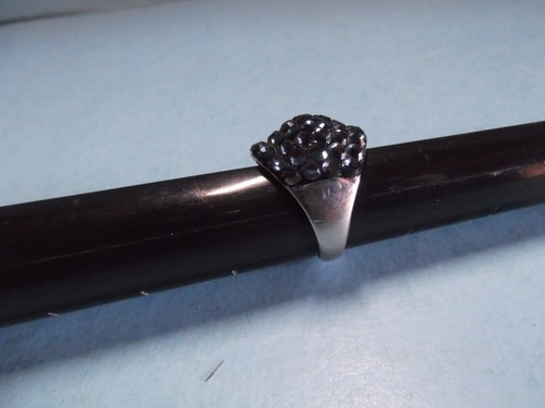 Fashion Jewelry Ring Silver Tone Band W/Black Glass Stones Stone Size * - Picture 3 of 7