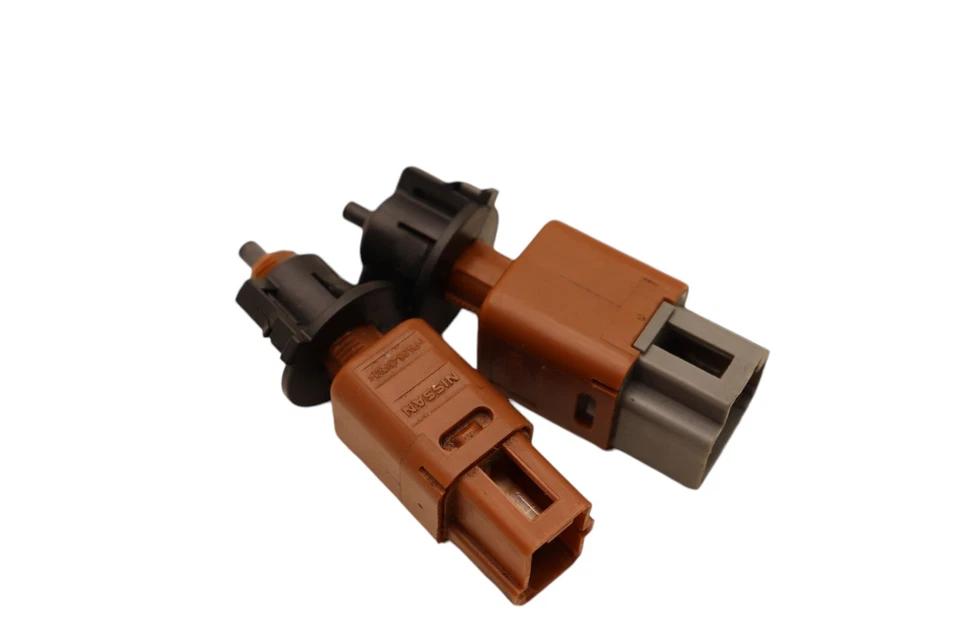 2017 - 2019 NISSAN ROGUE S SPORT BRAKE PEDAL LIGHT STOP LAMP SENSOR SET OEM #24 - Image 2 of 4