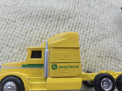John Deere Toy 18 Wheeler Diecast,  With Toy Hauler.