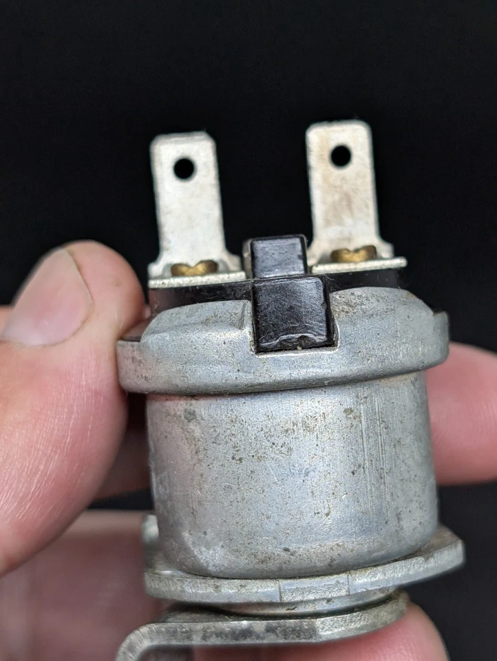 NOS 1962 CADILLAC W/ CRUISE CONTROL STOP LIGHT SWITCH 1993575 DEVILLE ELDORADO - Image 2 of 4