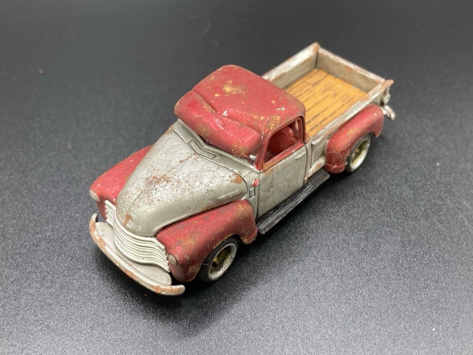 Camión Chevy 3100 1950 oxidado desgastado granero encontrar 1/64 diecast camioneta personalizada Foto 3 de 4