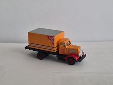 Classic Metal Works 1954 Ford Nabisco Box Truck  N Scale
