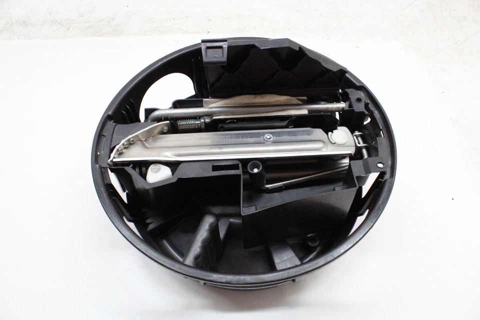 Mercedes E350 2010 Jack caja de herramientas A 212 890 38 14 OEM 10 11 12 13 Foto 3 de 4