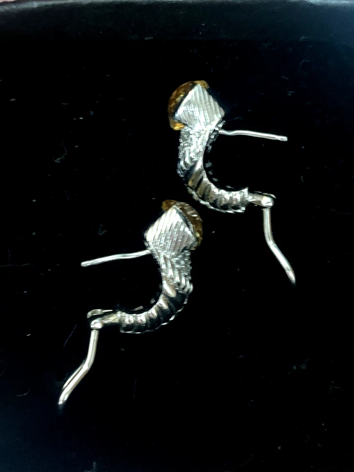 Brincos de prata esterlina 925 Judith Ripka citrino CZ perfurados ômega nas costas - Imagem 4 de 4