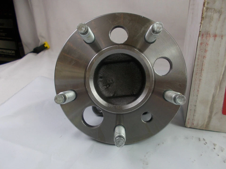 Conjunto de cojinete de rueda y buje trasero Carquest para; mini furgonetas GM Cars Foto 2 de 4