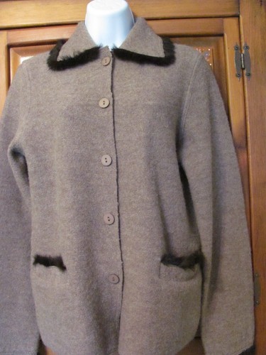 Willi Smith Gr. S 100% gekochte Wolle Jacke Kaninchenfellbesatz Knopfleiste  - Bild 1 von 4