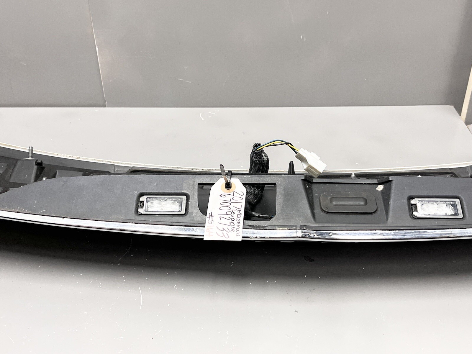 ⭐️2017-2020 MASERATI LEVANTE LIFTGATE TRUNK PANEL MOLDING COVER BLUE (426) OEM