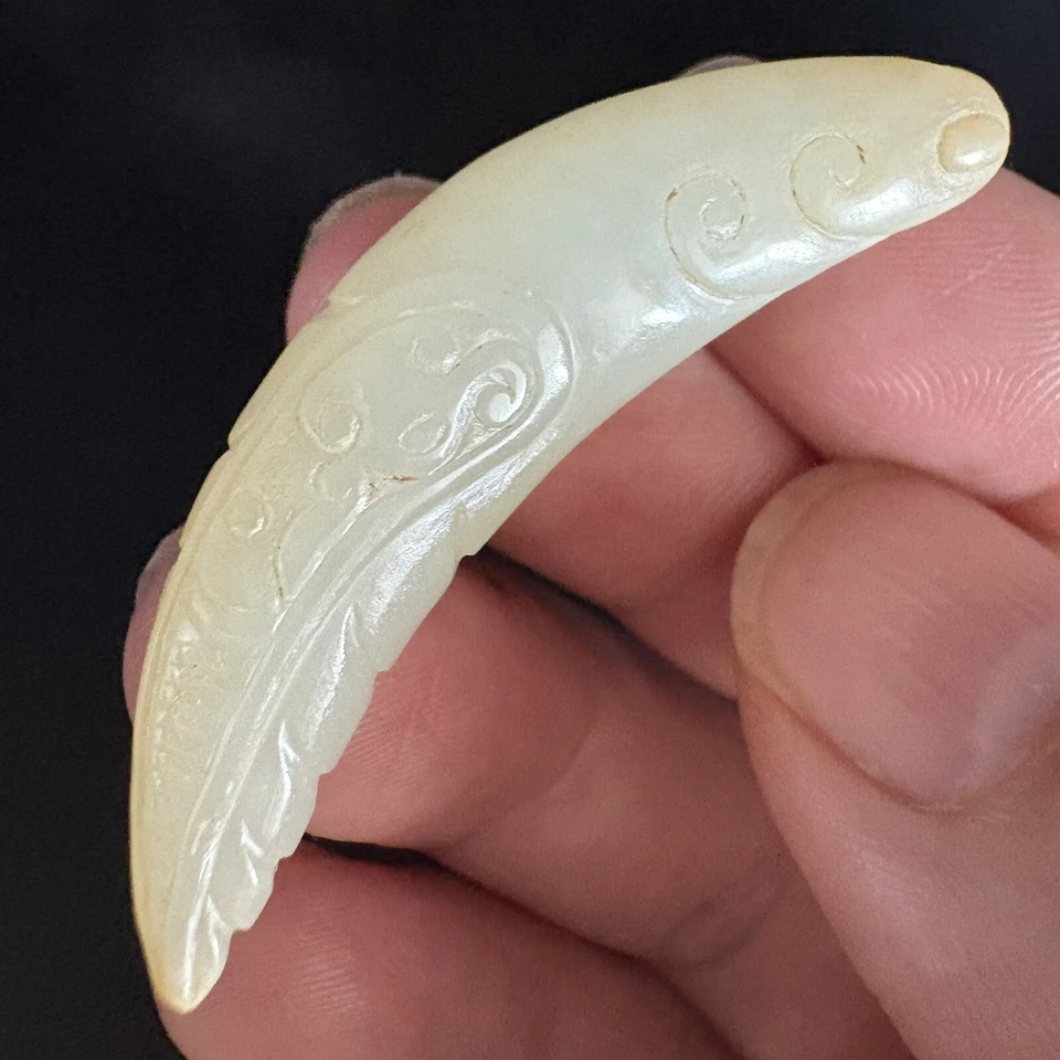 Antiguo colgante chino pequeño tallado a mano blanco Foto 3 de 4