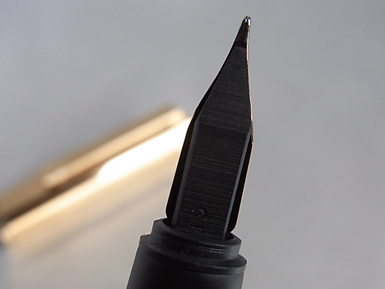 Dunhill Gemline Classic Dress Fountain Pen Vermeil Silver Dunhill Gemline Classic Dress Fountain Pen Vermeil Silver