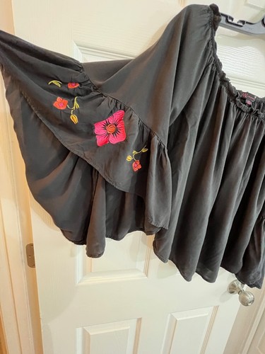 JW Style Off-Shoulder Bell Sleeve Blouse Floral Embroidery Black Size M BOHO - Picture 8 of 14