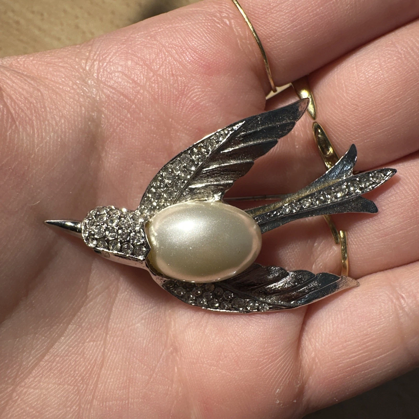 Broche Oiseau Argentée Pierre Perlée Et Strass Blanc Bijoux Fantaisie