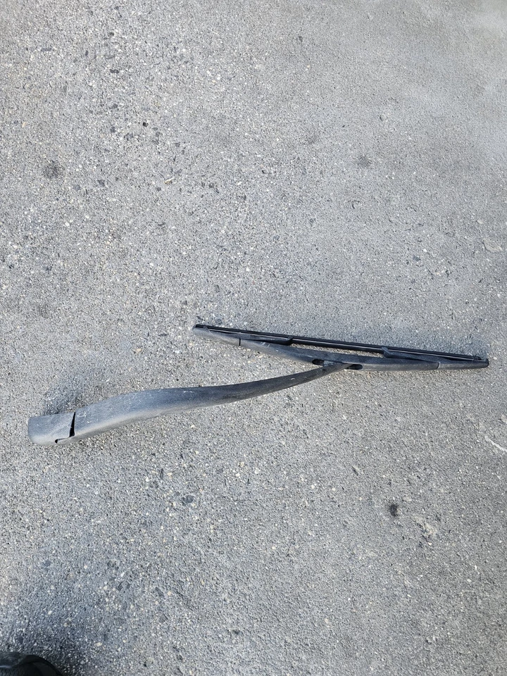 VY VZ HOLDEN ADVENTRA REAR WIPER ARM LX8 LX6 CX8 CX6 SX6 WAGON - image 3 of 3