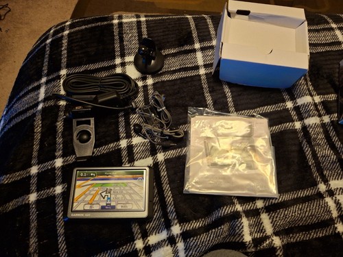 GARMIN GPS Nuvi 265WT Navigation Global Positioning System w/Bluetooth D6