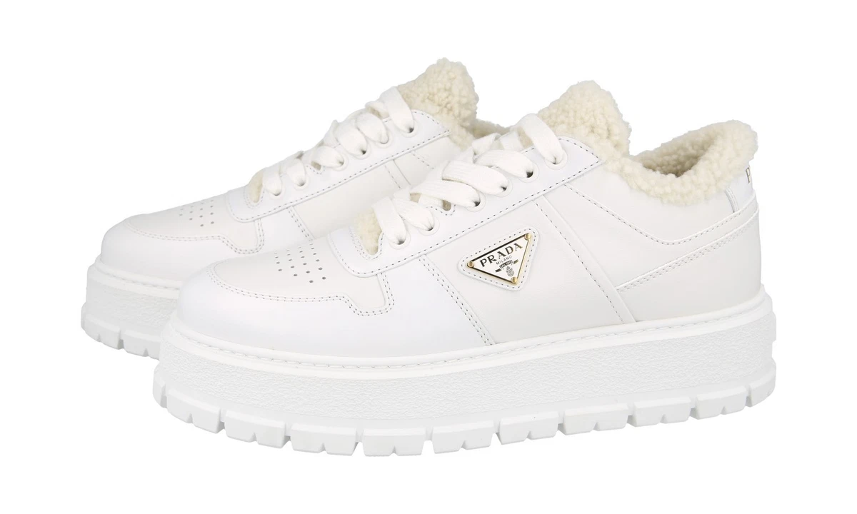 PRADA Leder Downtown Bold Shearling Fur Platform Sneaker - 1E947M - Weiss - NEU