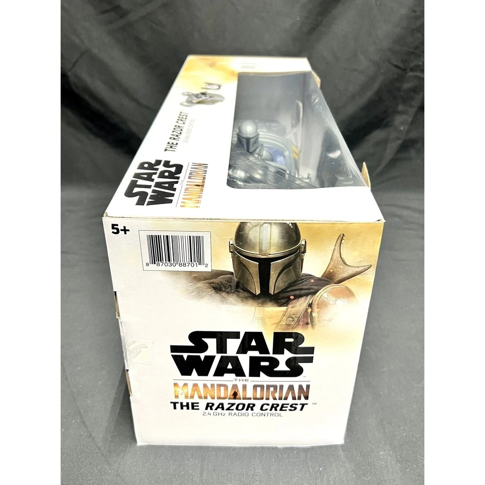 Transporte controle remoto rádio Disney Star Wars The Mandalorian The Razor Crest - Imagem 3 de 4