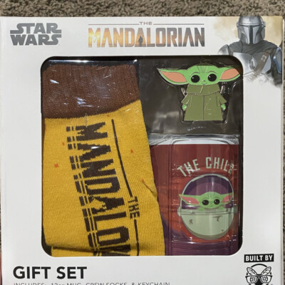 Star Wars Mandalorian gift set coffee cup socks keychain set NEW