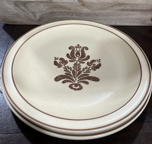Vtg Pfaltzgraff Village Pattern, (set of 2) 10 1/2" Dinner Plates