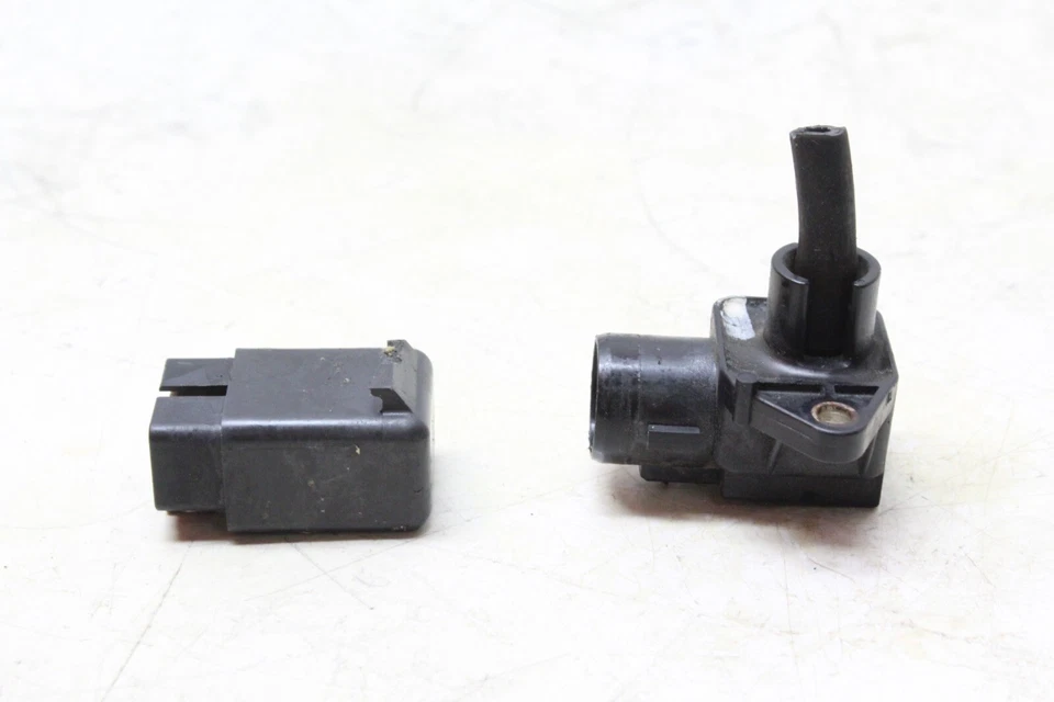 Honda CBR600RR 2003 OEM RELÉ MONTAJE CAJA DE FUSIBLES CONJUNTO Foto 3 de 4