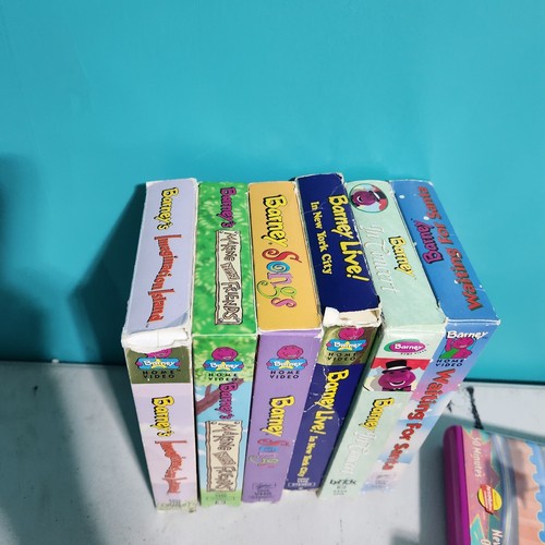 Vtg Barney vhs lot Circus, Beach,Santa,Songs,live! Sing A Long, Children - Picture 7 of 8