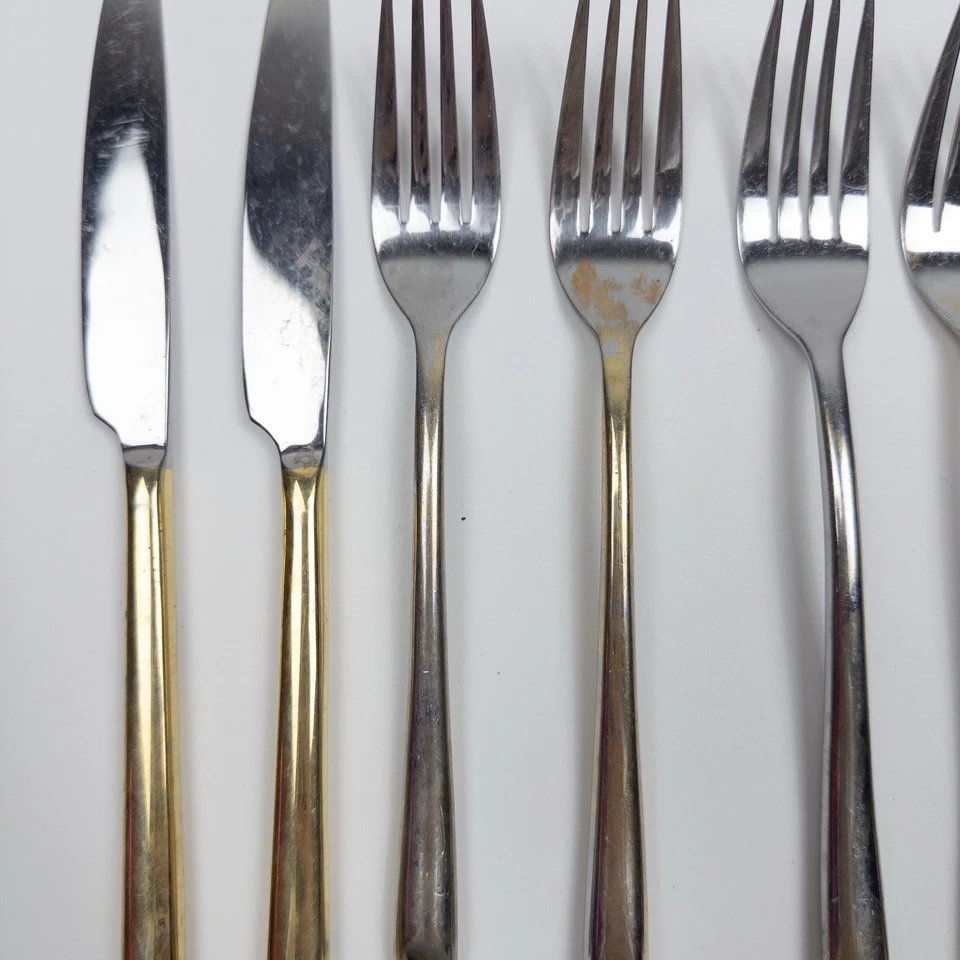 15 Pc Towle Living Collection WAVE  Stainless Flatware - Image 4 of 4