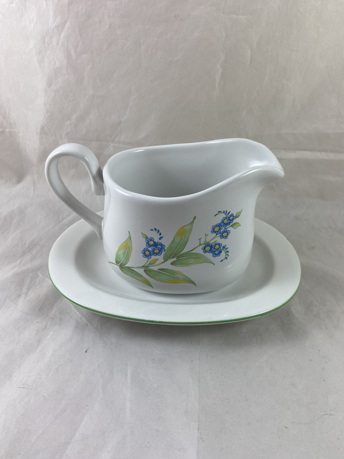 Corelle Coordinates Gravy Boat & Saucer Pink Flowers Blue Flowers 1.75 U.S. Cup