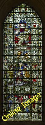 Photo 12x8 Stained glass window (s.XVII), Lincoln Cathedral Memorial windo c2014