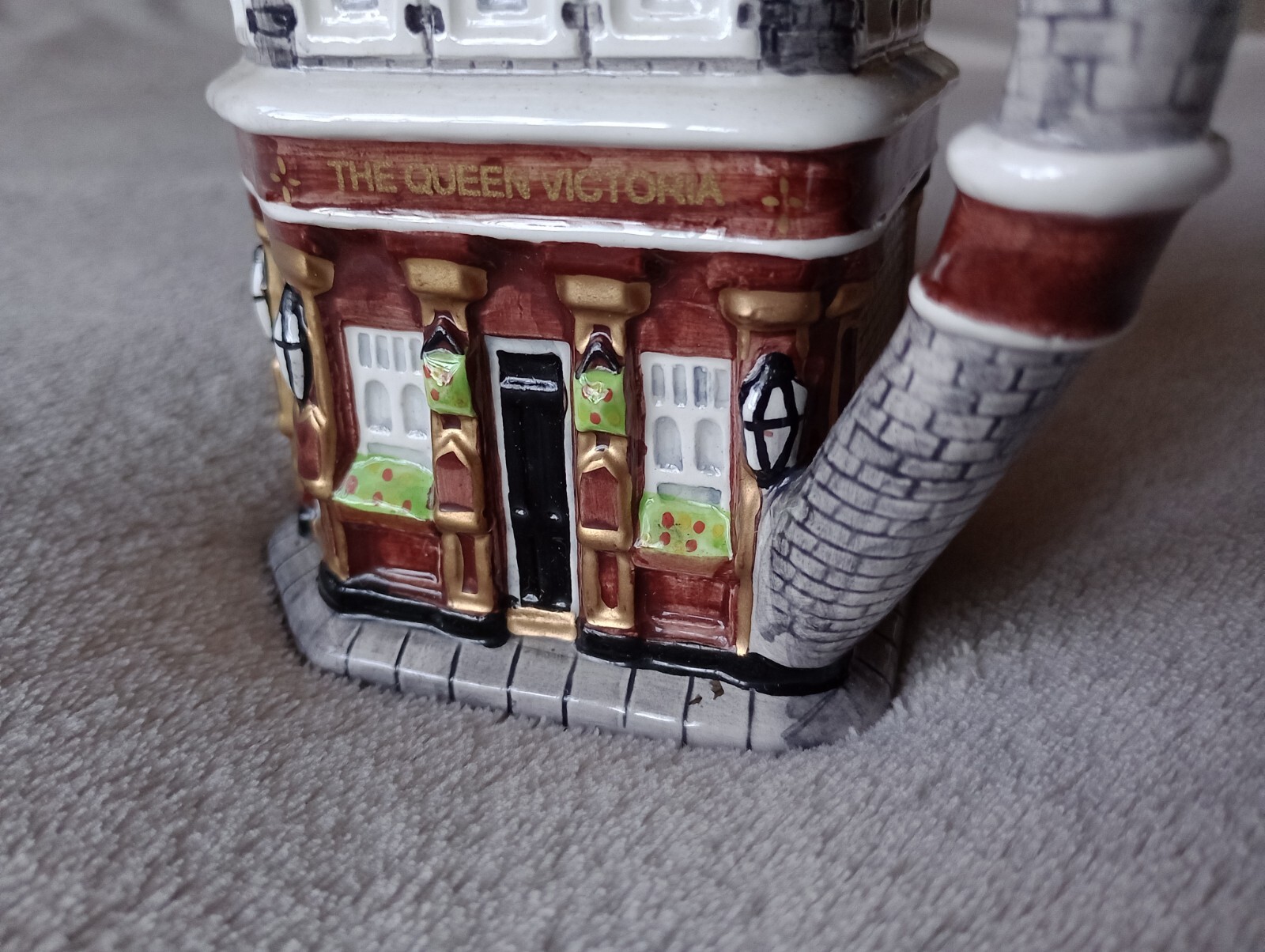 Ornamental teapot The Queen Victoria decorative EastEnders by Annie