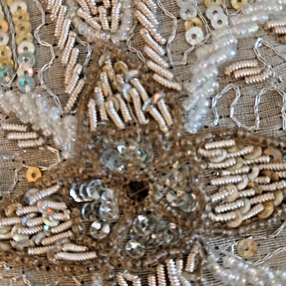 Cartera de boda antigua hecha a mano con cuentas, diamantes de imitación, lentejuelas con correa de cuentas Foto 3 de 4