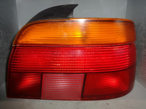 BMW E39 Limo Rücklicht Rückleuchte Licht Leuchte hinten HR Hella 8358032