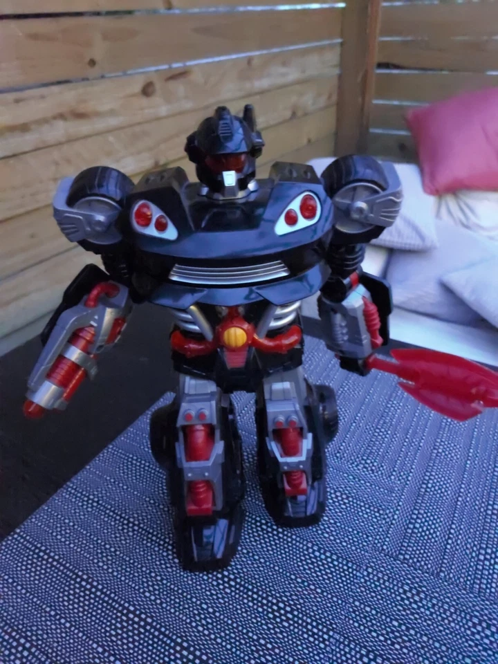 Transformers, 2012 Robot 14” Happy Kid Brand , Lights Up, Makes Sounds And Walks - Image 3 of 4