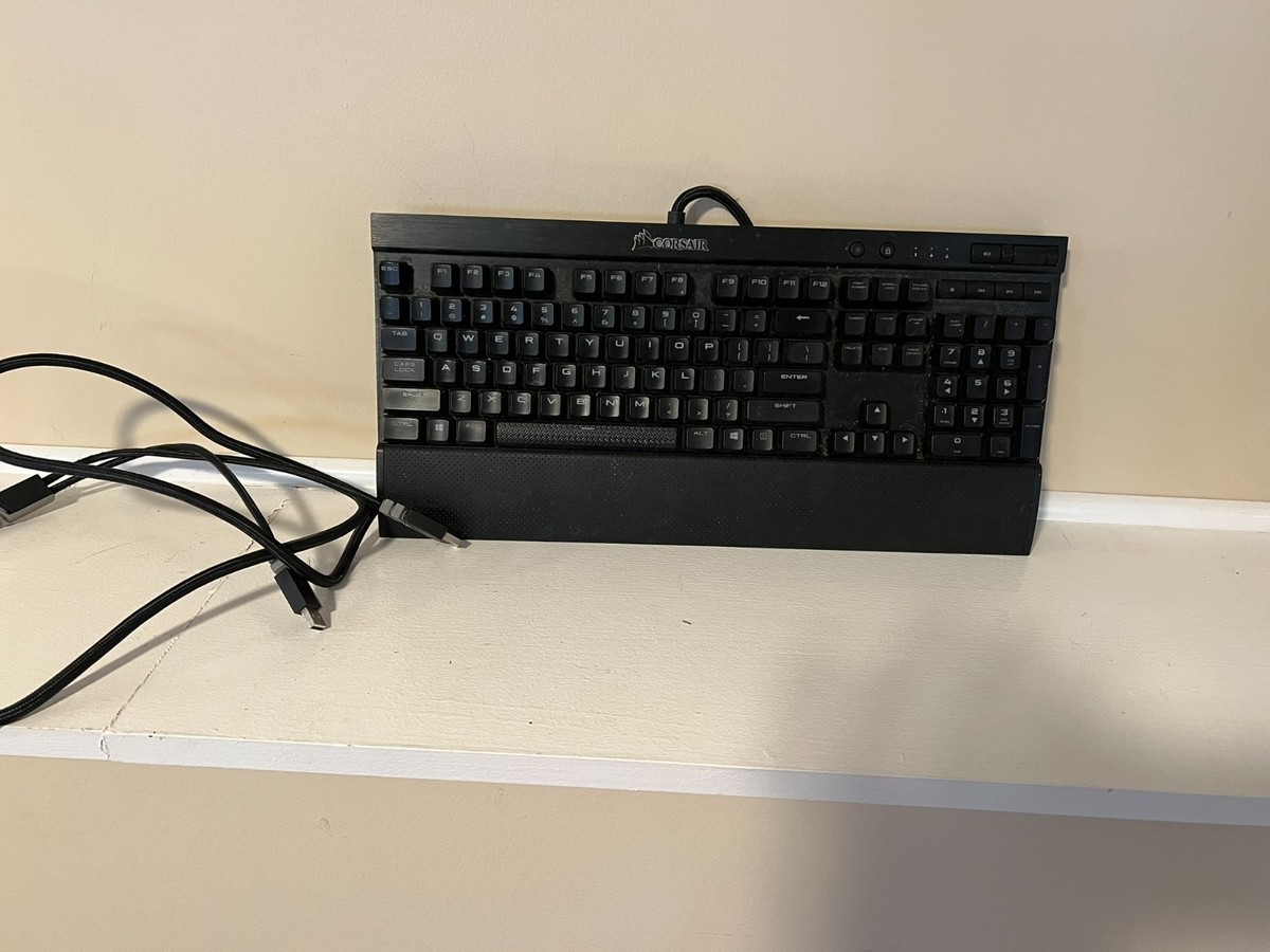 Corsair K70 LUX RGB Mechanical Gaming Keyboard Cherry-MX Red