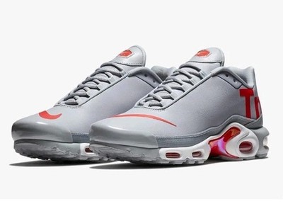 Nike Air Max Plus TN SE AQ1088-001 Men s Basketball Sneakers Rare 2018