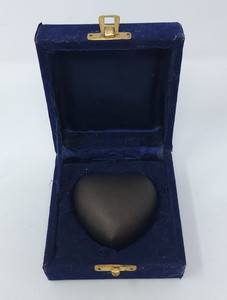Heart Shaped Pet Urn & Keepsakes for Pet Ashes Black With Case