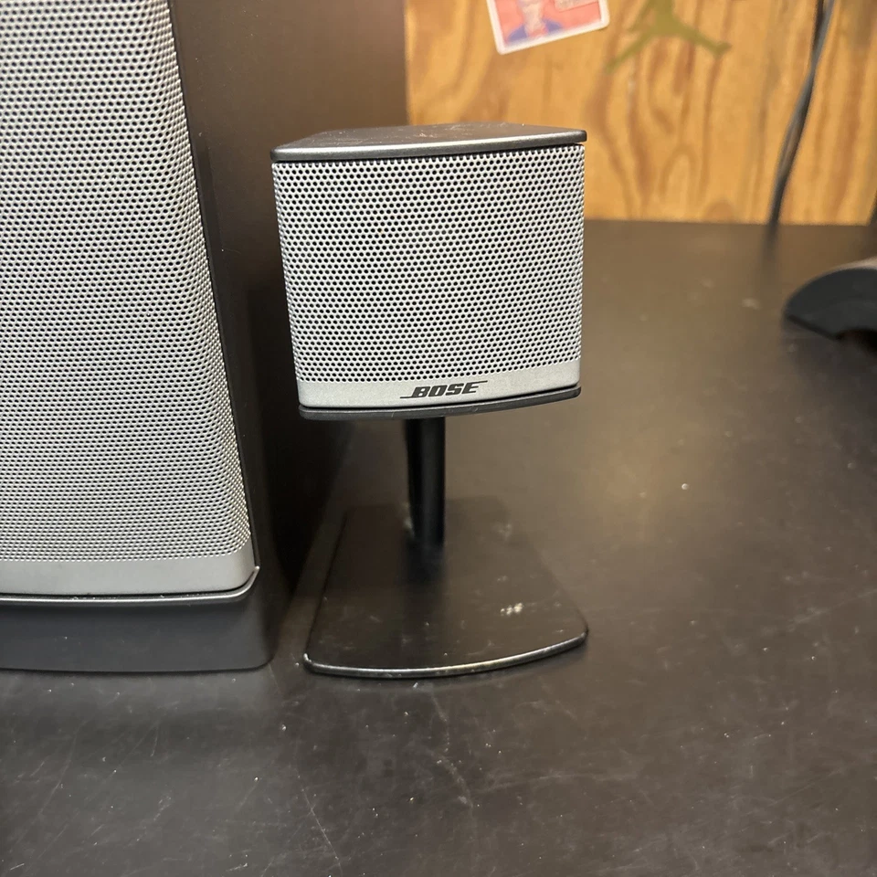 Sistema de altavoces multimedia Bose Companion 3 Serie II excelente Foto 3 de 4