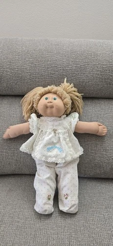 Vtg Cabbage Patch Doll 1982 Girl Green Eyes Wheat Hair